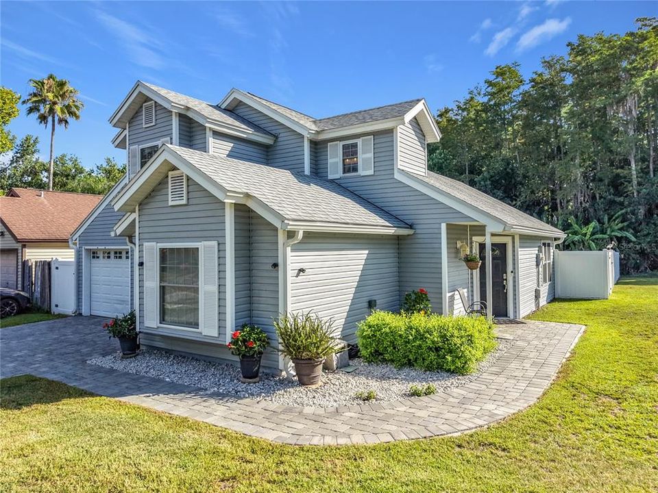 For Sale: $360,000 (3 beds, 2 baths, 1209 Square Feet)