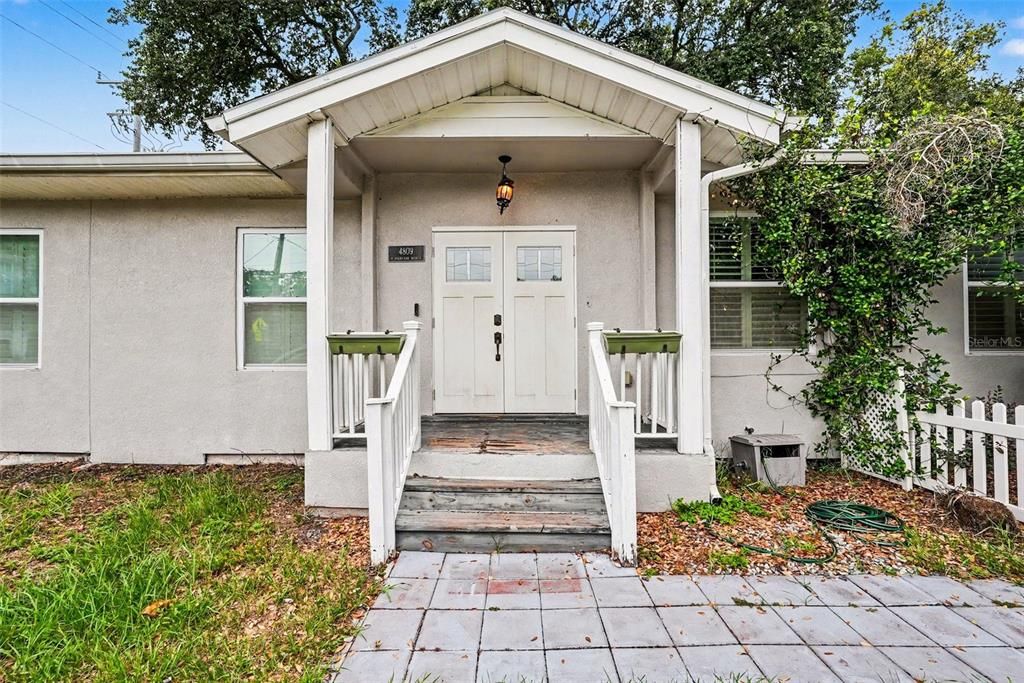 For Sale: $465,000 (3 beds, 2 baths, 1868 Square Feet)