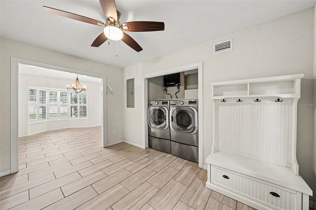 For Sale: $465,000 (3 beds, 2 baths, 1868 Square Feet)