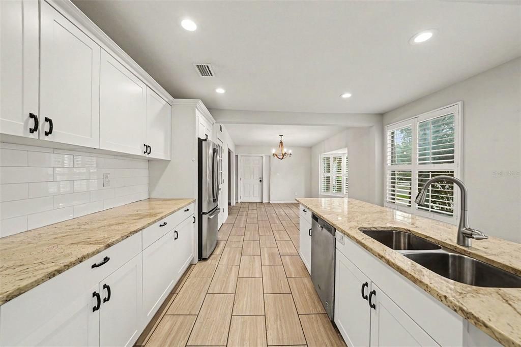 For Sale: $465,000 (3 beds, 2 baths, 1868 Square Feet)