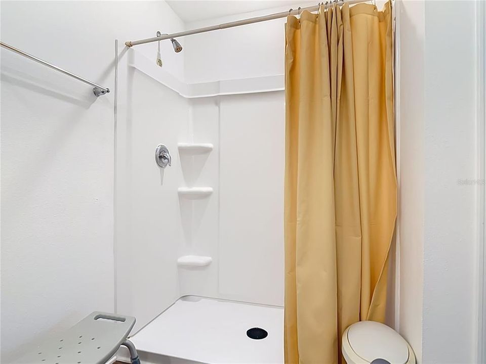 En Venta: $345,000 (4 camas, 2 baños, 1783 Pies cuadrados)
