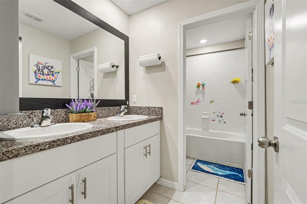 For Sale: $485,000 (6 beds, 3 baths, 3130 Square Feet)