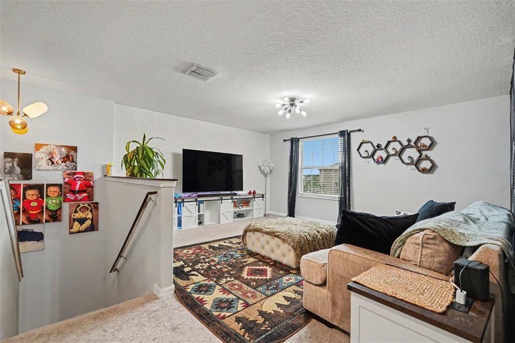 For Sale: $485,000 (6 beds, 3 baths, 3130 Square Feet)