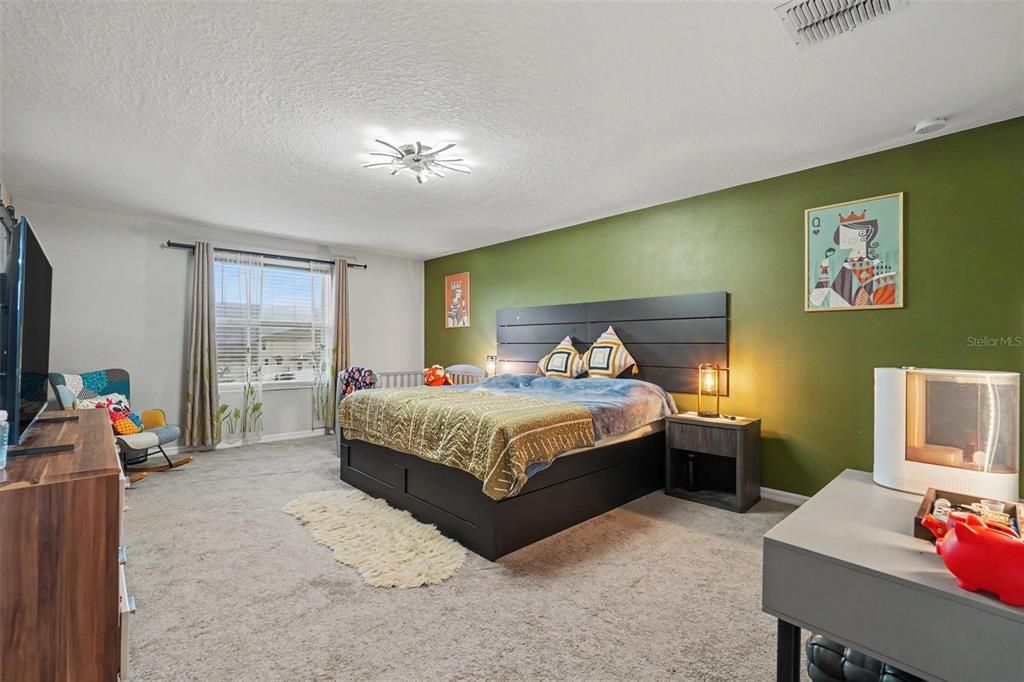 For Sale: $485,000 (6 beds, 3 baths, 3130 Square Feet)