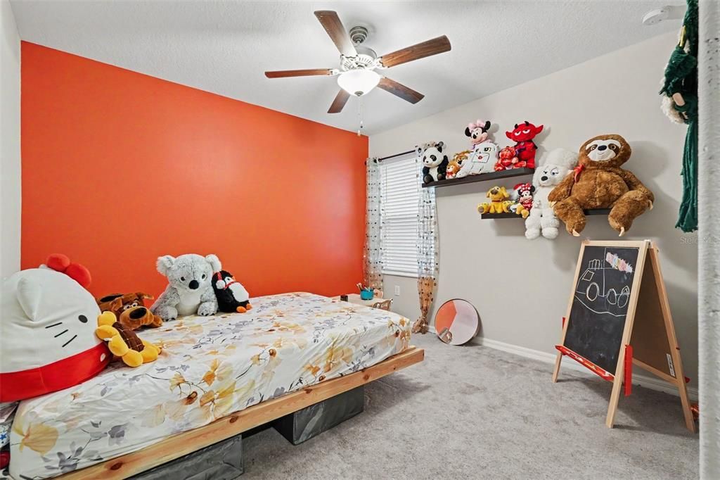 For Sale: $485,000 (6 beds, 3 baths, 3130 Square Feet)
