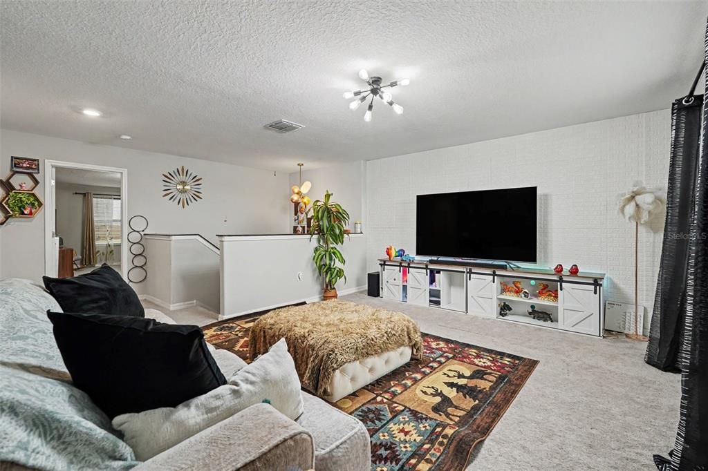 For Sale: $485,000 (6 beds, 3 baths, 3130 Square Feet)