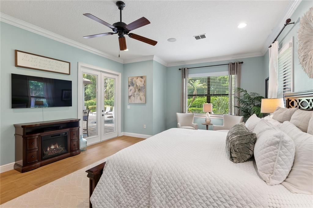 For Sale: $1,595,000 (5 beds, 4 baths, 4538 Square Feet)