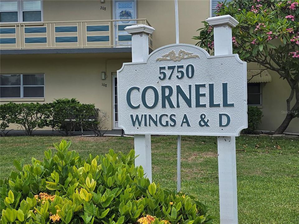For Sale: $229,000 (2 beds, 2 baths, 1140 Square Feet)