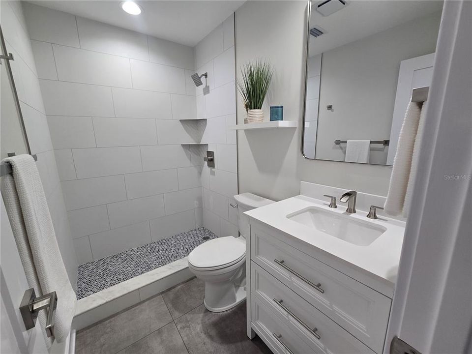 For Sale: $229,000 (2 beds, 2 baths, 1140 Square Feet)