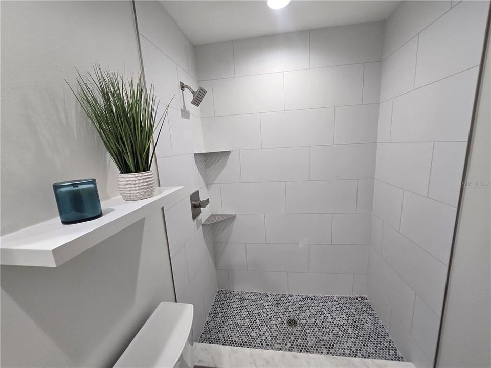 For Sale: $229,000 (2 beds, 2 baths, 1140 Square Feet)