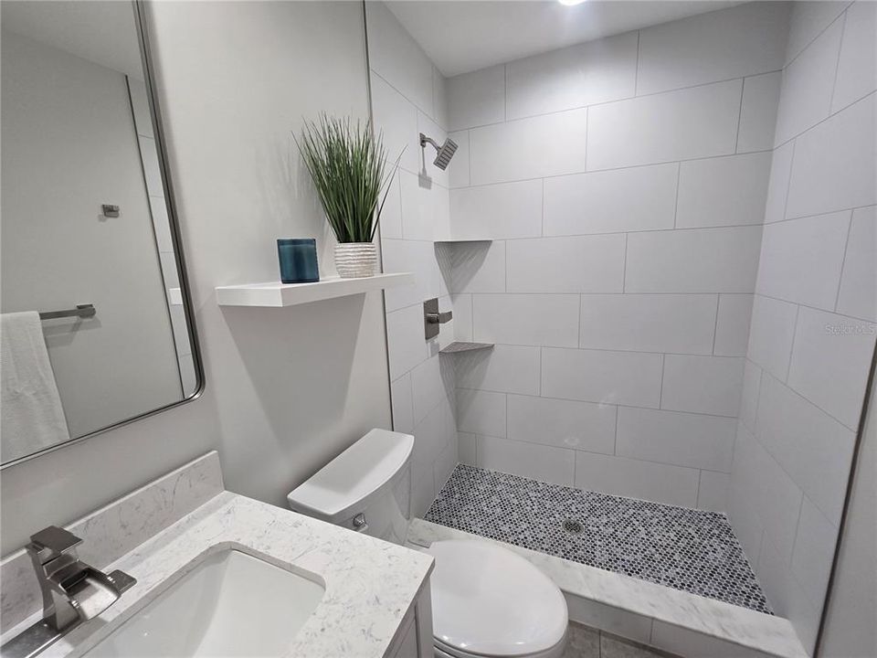 For Sale: $229,000 (2 beds, 2 baths, 1140 Square Feet)
