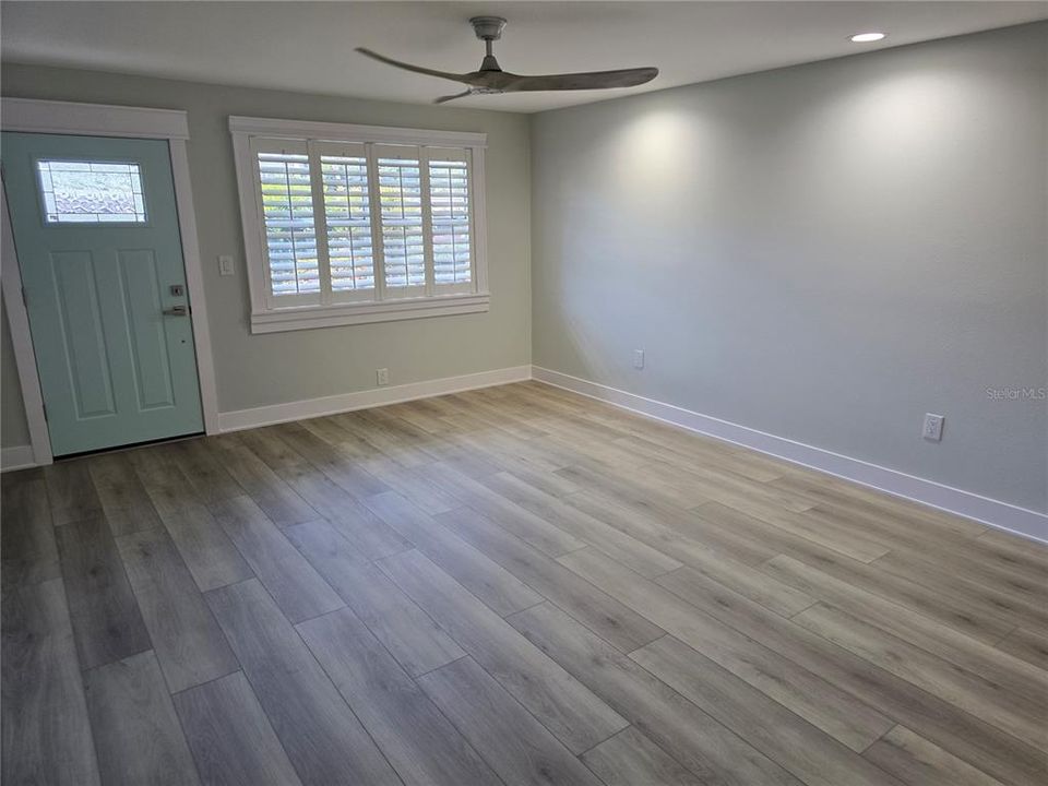 For Sale: $229,000 (2 beds, 2 baths, 1140 Square Feet)
