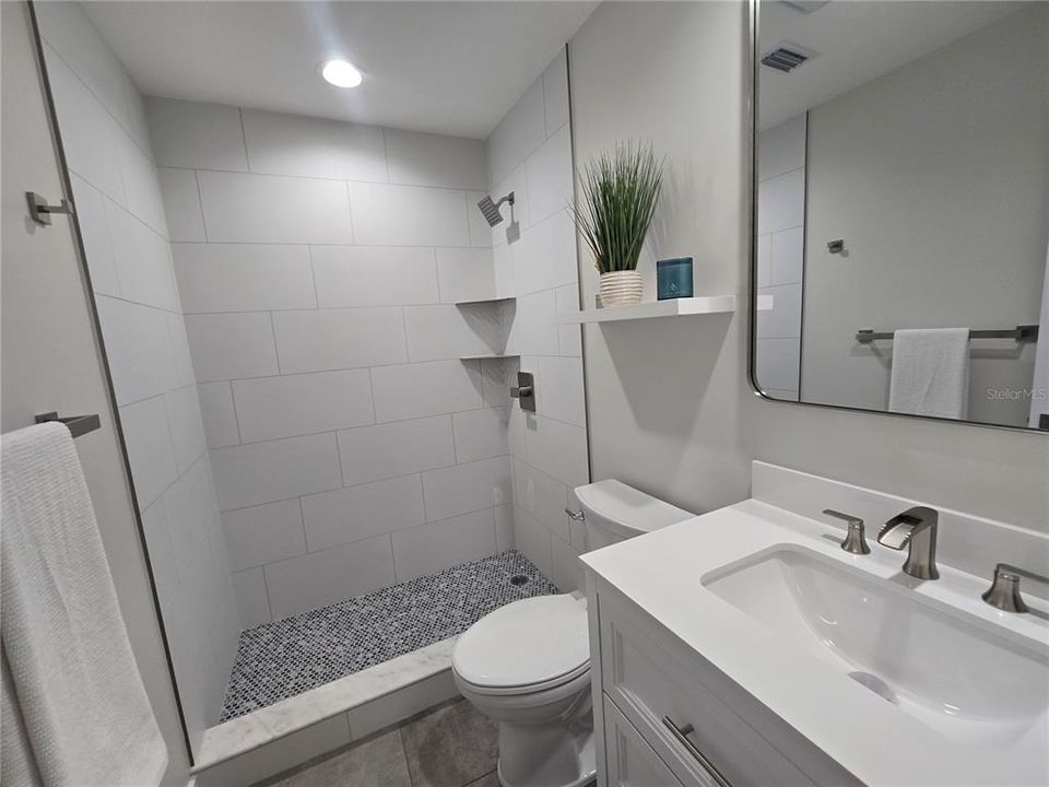For Sale: $229,000 (2 beds, 2 baths, 1140 Square Feet)