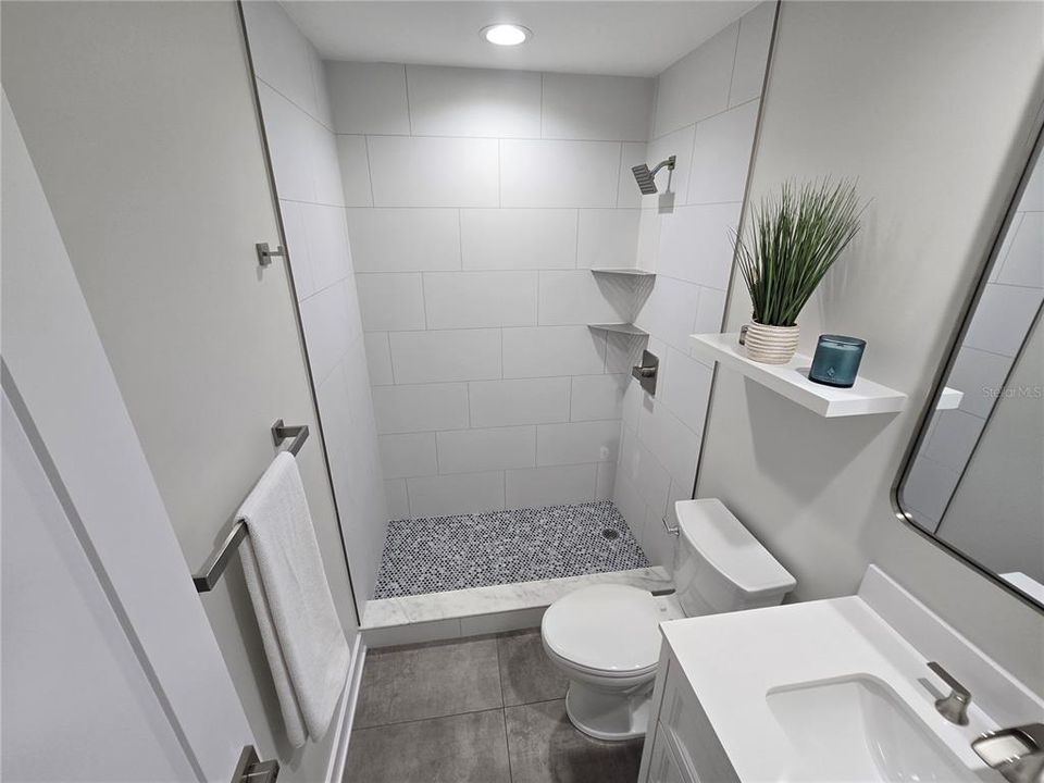 For Sale: $229,000 (2 beds, 2 baths, 1140 Square Feet)
