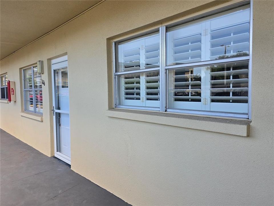 For Sale: $229,000 (2 beds, 2 baths, 1140 Square Feet)