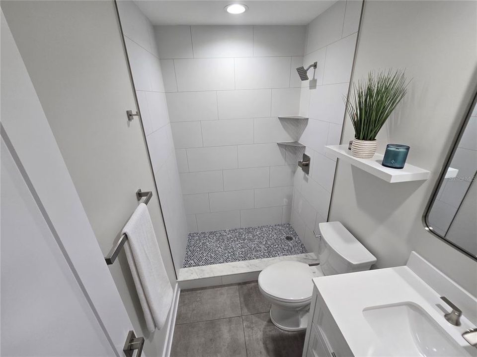 For Sale: $229,000 (2 beds, 2 baths, 1140 Square Feet)