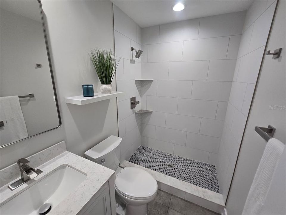 For Sale: $229,000 (2 beds, 2 baths, 1140 Square Feet)