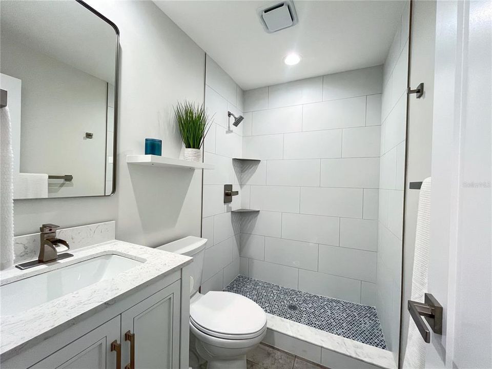 For Sale: $229,000 (2 beds, 2 baths, 1140 Square Feet)