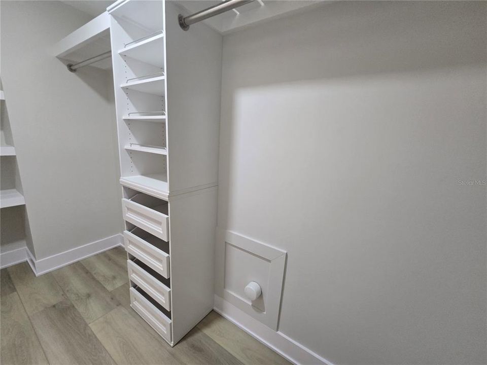 For Sale: $229,000 (2 beds, 2 baths, 1140 Square Feet)