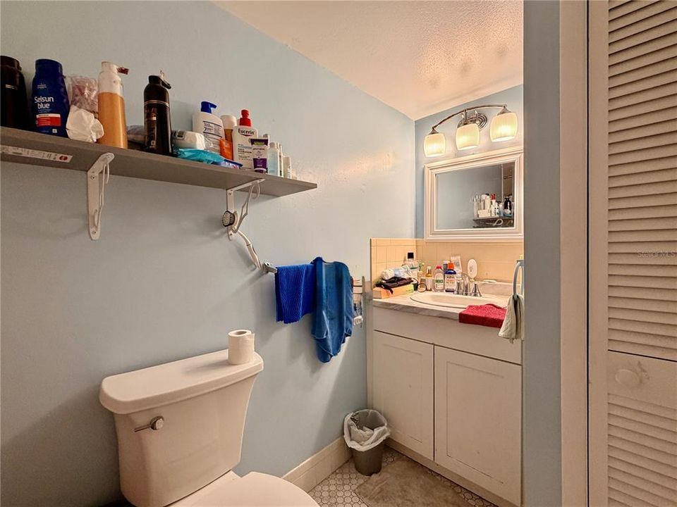 For Sale: $90,000 (1 beds, 1 baths, 770 Square Feet)
