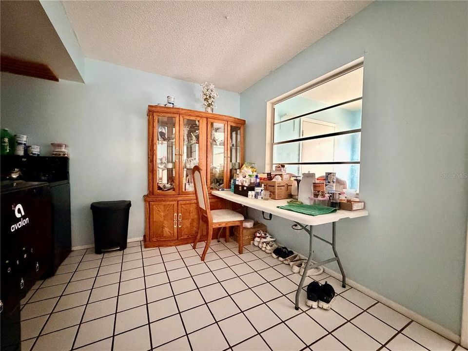 For Sale: $90,000 (1 beds, 1 baths, 770 Square Feet)