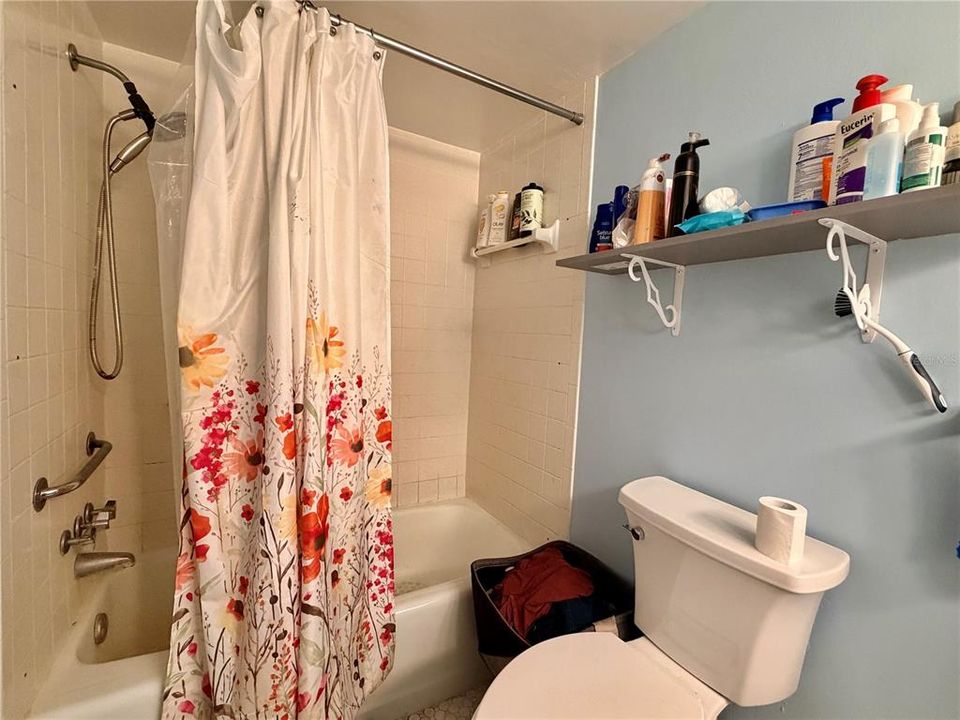 For Sale: $90,000 (1 beds, 1 baths, 770 Square Feet)