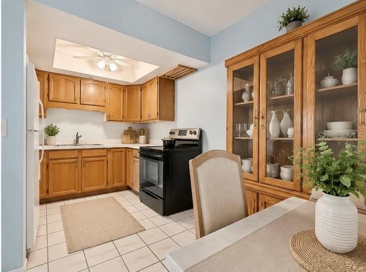 For Sale: $90,000 (1 beds, 1 baths, 770 Square Feet)
