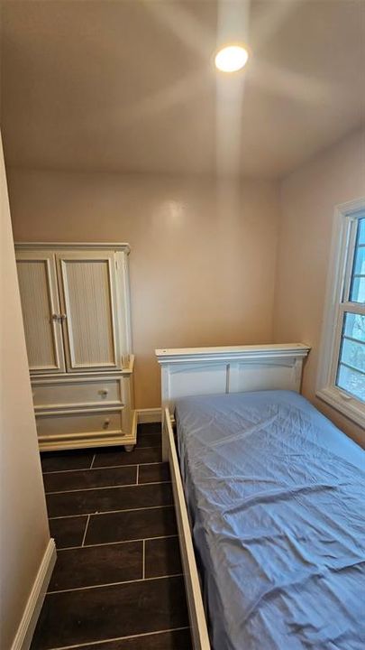 For Rent: $900 (1 beds, 1 baths, 500 Square Feet)