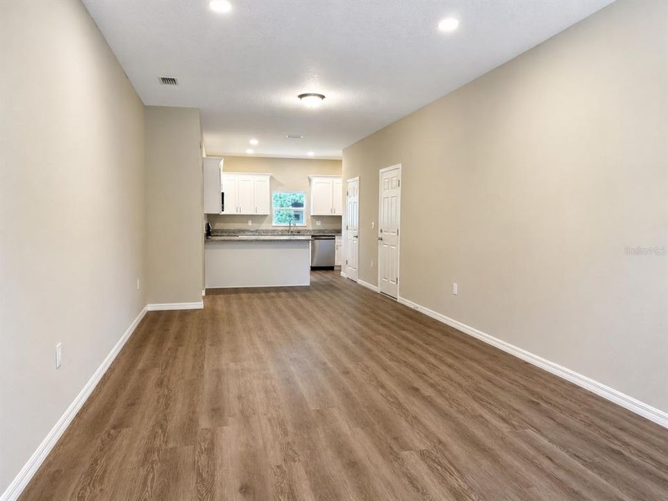 En Venta: $350,000 (3 camas, 2 baños, 1251 Pies cuadrados)