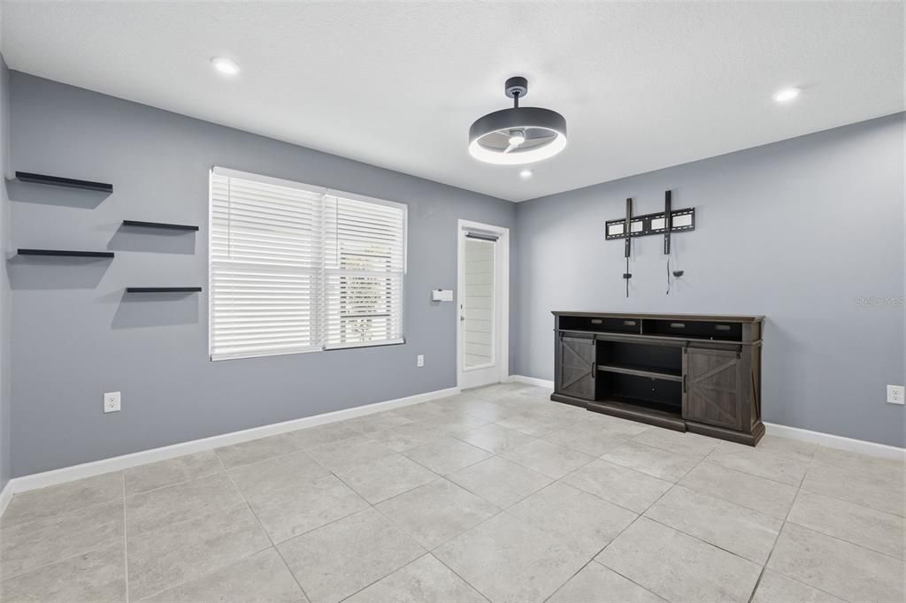 For Sale: $255,000 (3 beds, 2 baths, 1440 Square Feet)