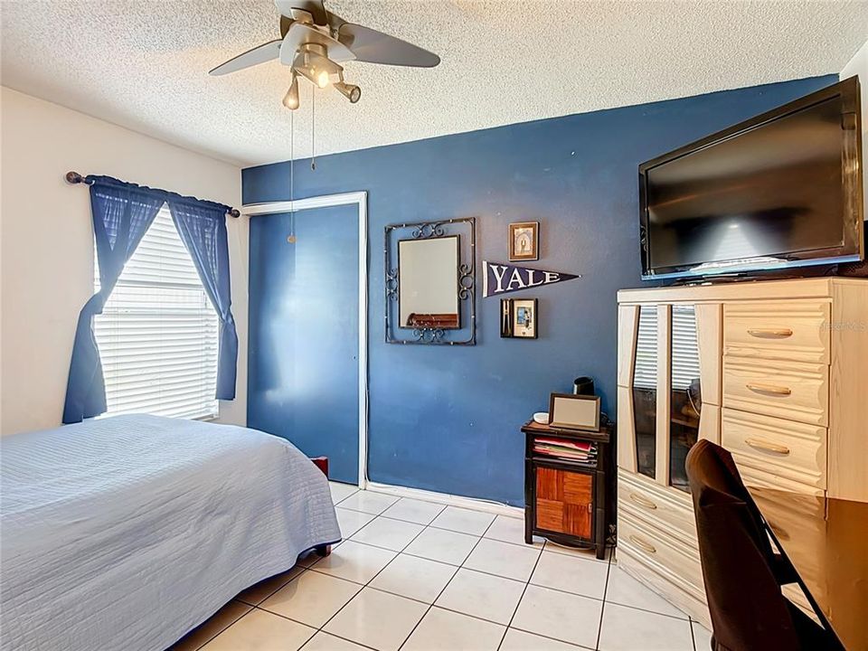 For Sale: $389,900 (3 beds, 2 baths, 1548 Square Feet)
