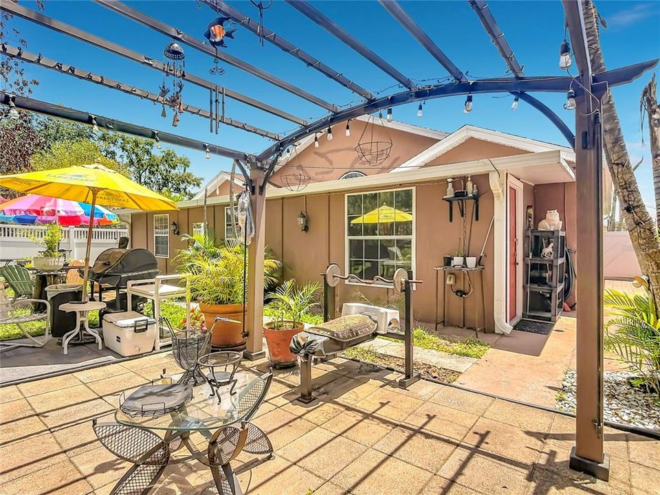 For Sale: $389,900 (3 beds, 2 baths, 1548 Square Feet)