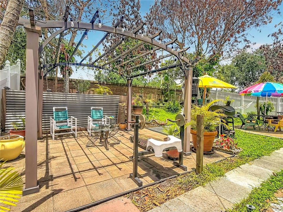 For Sale: $389,900 (3 beds, 2 baths, 1548 Square Feet)