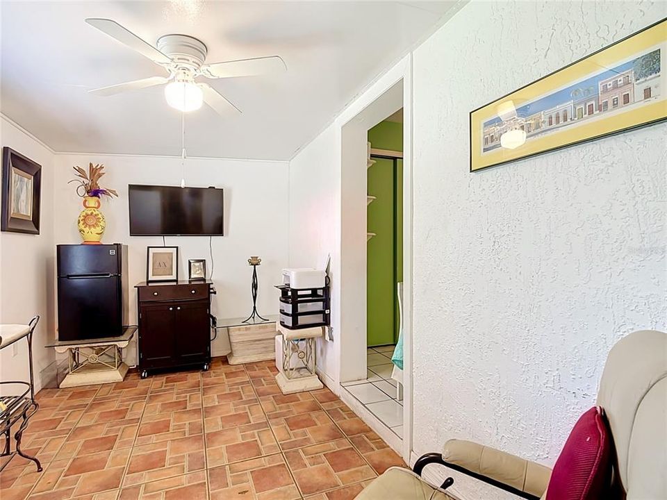 For Sale: $389,900 (3 beds, 2 baths, 1548 Square Feet)