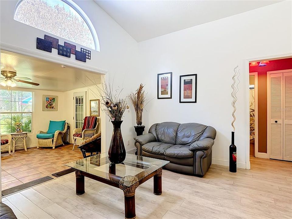 For Sale: $389,900 (3 beds, 2 baths, 1548 Square Feet)