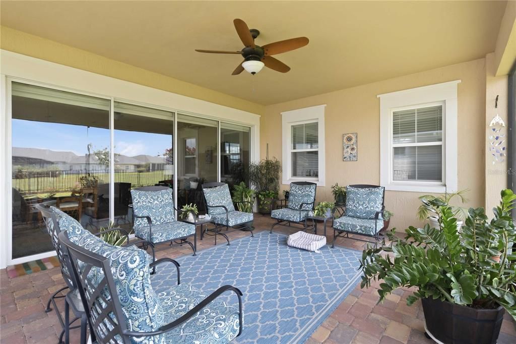 En Venta: $519,500 (3 camas, 3 baños, 2365 Pies cuadrados)