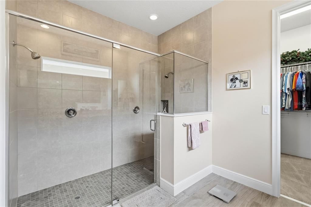 En Venta: $519,500 (3 camas, 3 baños, 2365 Pies cuadrados)