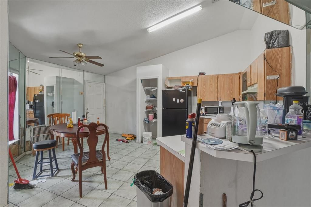 En Venta: $270,000 (3 camas, 2 baños, 1403 Pies cuadrados)