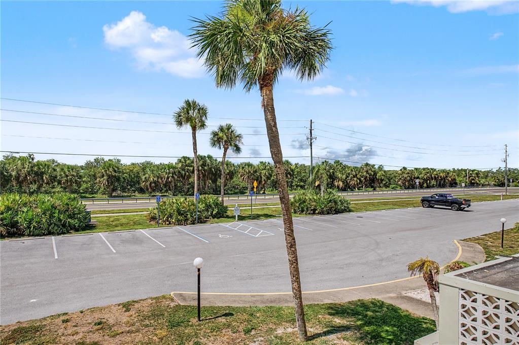 For Sale: $219,900 (2 beds, 2 baths, 975 Square Feet)