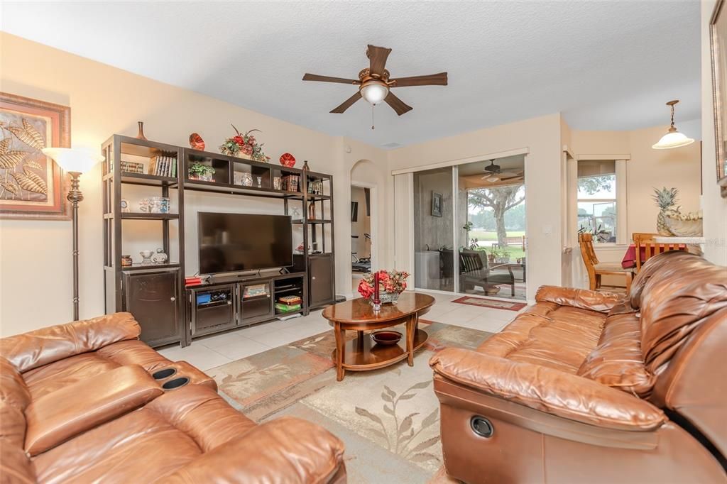 For Sale: $425,000 (4 beds, 3 baths, 2314 Square Feet)
