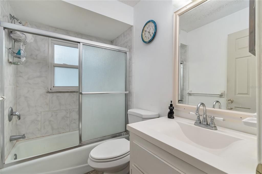 Active With Contract: $235,000 (3 beds, 2 baths, 1786 Square Feet)