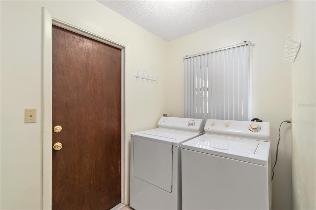 Active With Contract: $235,000 (3 beds, 2 baths, 1786 Square Feet)