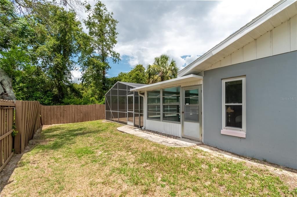 Active With Contract: $235,000 (3 beds, 2 baths, 1786 Square Feet)