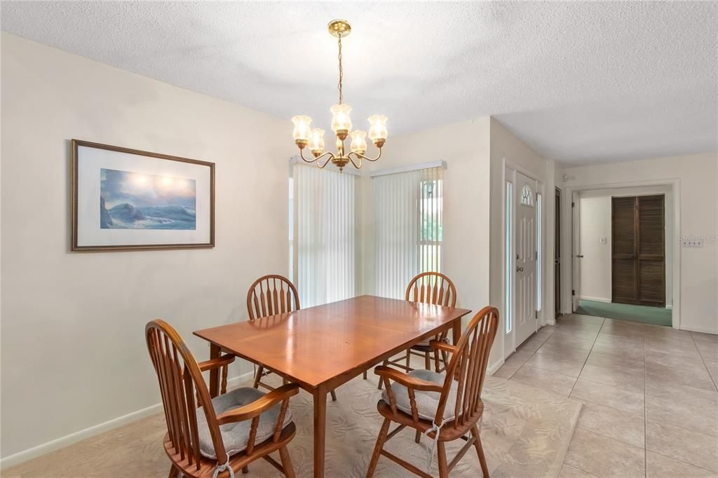 Active With Contract: $235,000 (3 beds, 2 baths, 1786 Square Feet)
