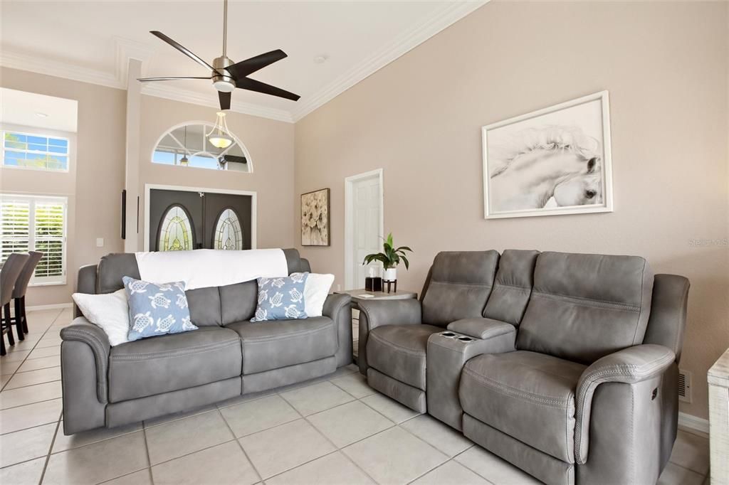 For Sale: $475,000 (3 beds, 2 baths, 2160 Square Feet)