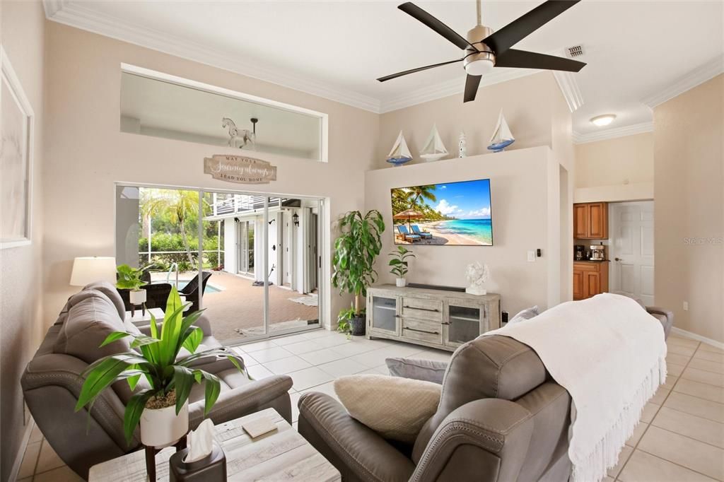 For Sale: $475,000 (3 beds, 2 baths, 2160 Square Feet)