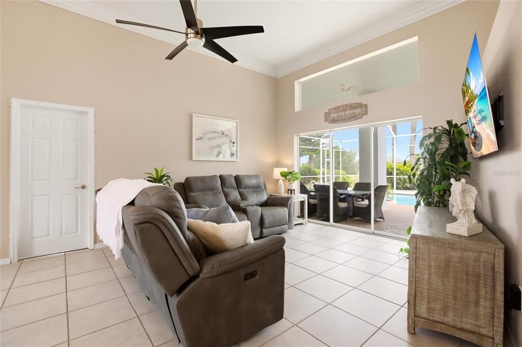 For Sale: $475,000 (3 beds, 2 baths, 2160 Square Feet)