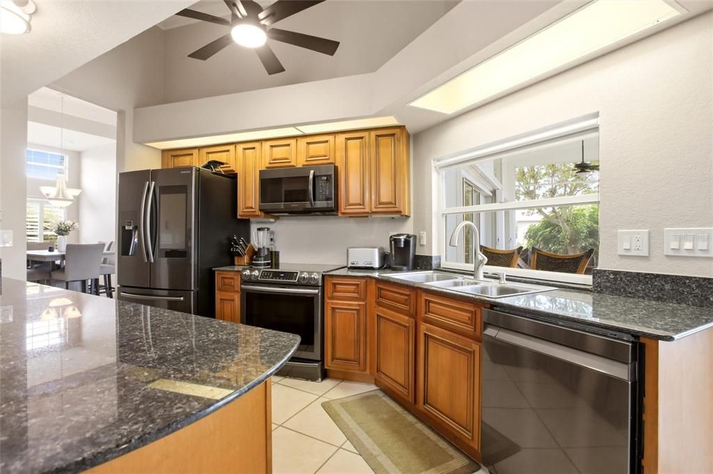 For Sale: $475,000 (3 beds, 2 baths, 2160 Square Feet)