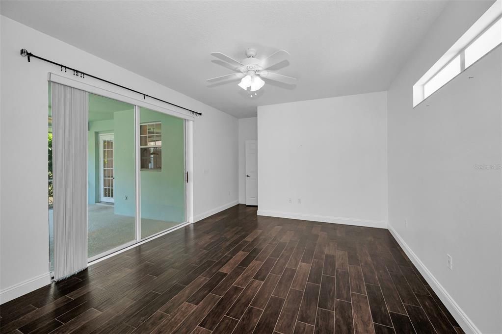 En Venta: $429,900 (2 camas, 2 baños, 1637 Pies cuadrados)
