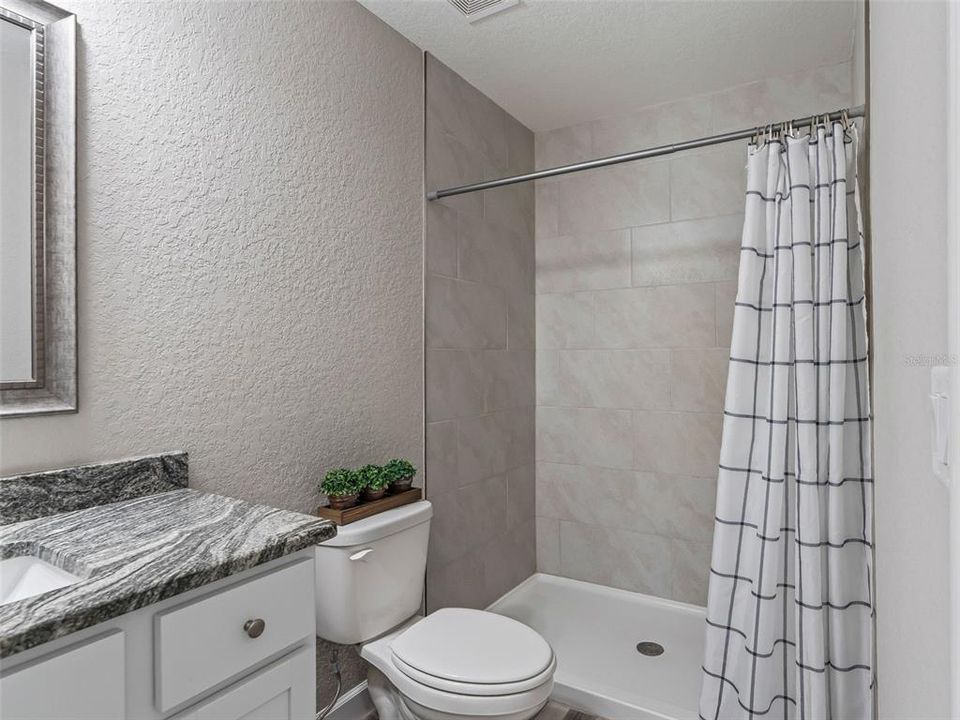 For Sale: $273,000 (3 beds, 2 baths, 1324 Square Feet)